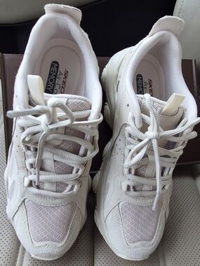 Skechers Rover X light cream sz.8 NEW